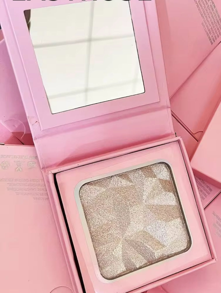 High pigmentation vegan highlighter