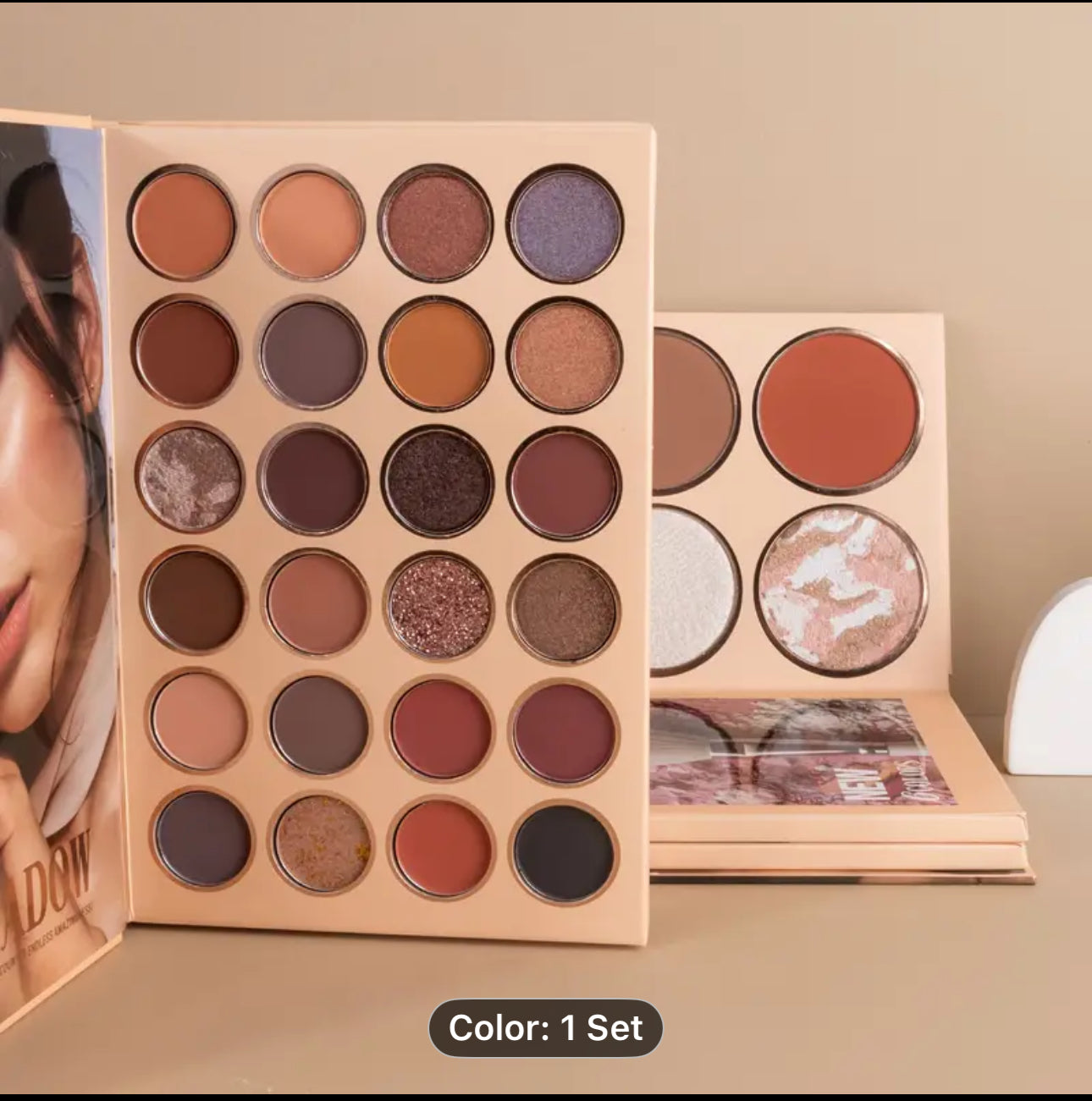 Make up palette !! Eye Shadow , Highlighter and countour palette