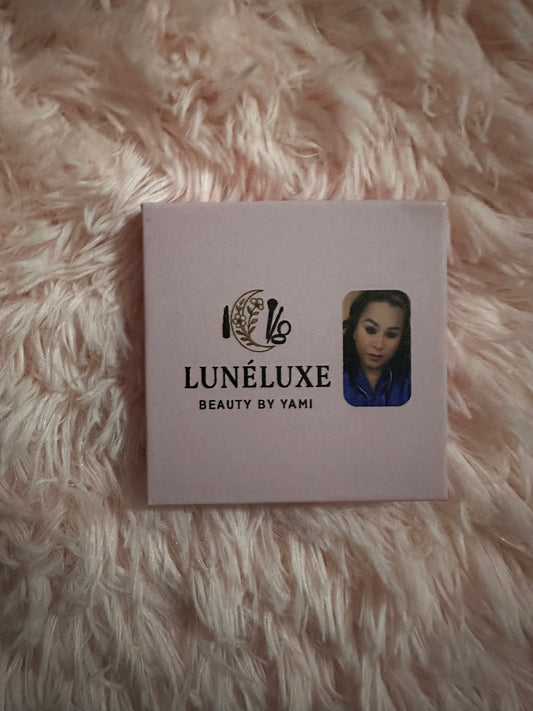 High pigmentation vegan highlighter